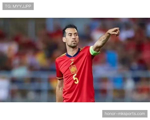 布斯克茨稳健发挥助球队争冠，关键中场表现引关注