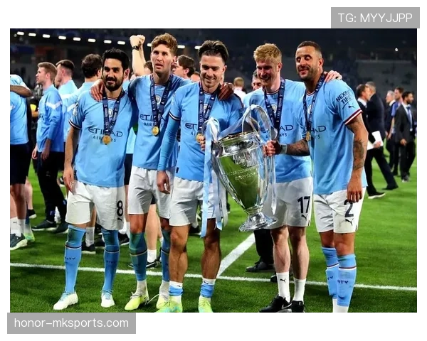 德甲豪门阵容巨变:新星加盟引爆期待,旧将离队引热议 德甲豪门阵容巨变:新星加盟引爆期待,旧将离队引热议