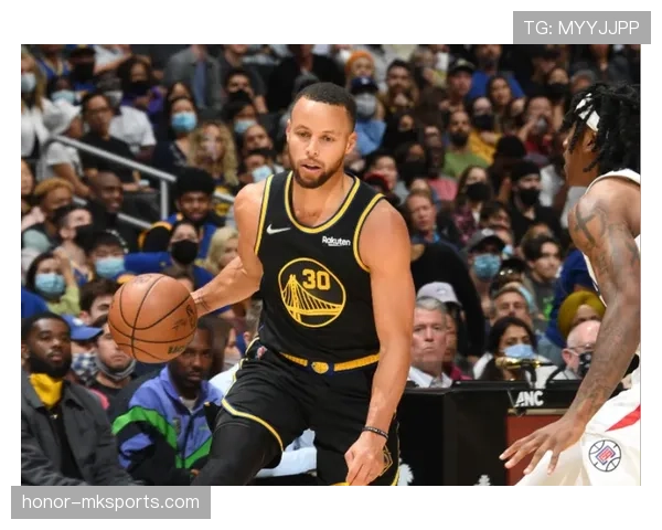 布鲁诺进攻效率对比:本赛季关键数据与同期表现分析 布鲁诺进攻效率对比:本赛季关键数据与同期表现分析