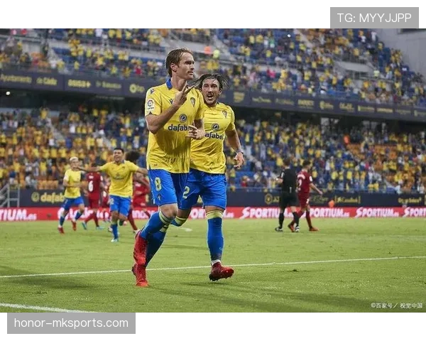 多特蒙德进攻犀利但防守不稳,攻守失衡问题逐步反映在赛季走势中